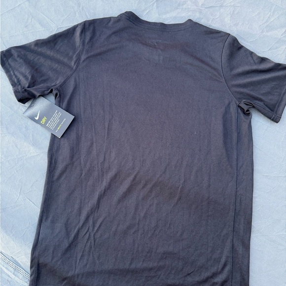 Nike boys Black Dri-FIT Short Sleeve Tee - Picture 2 of 4
